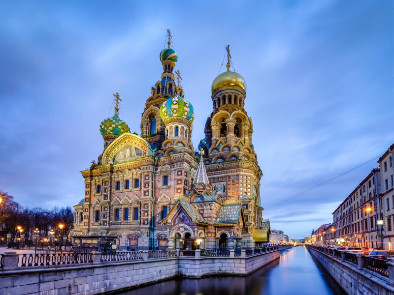 St. Petersburg chính là một ngôi đô thị lịch sử và văn hóa quan trọng tại Nga