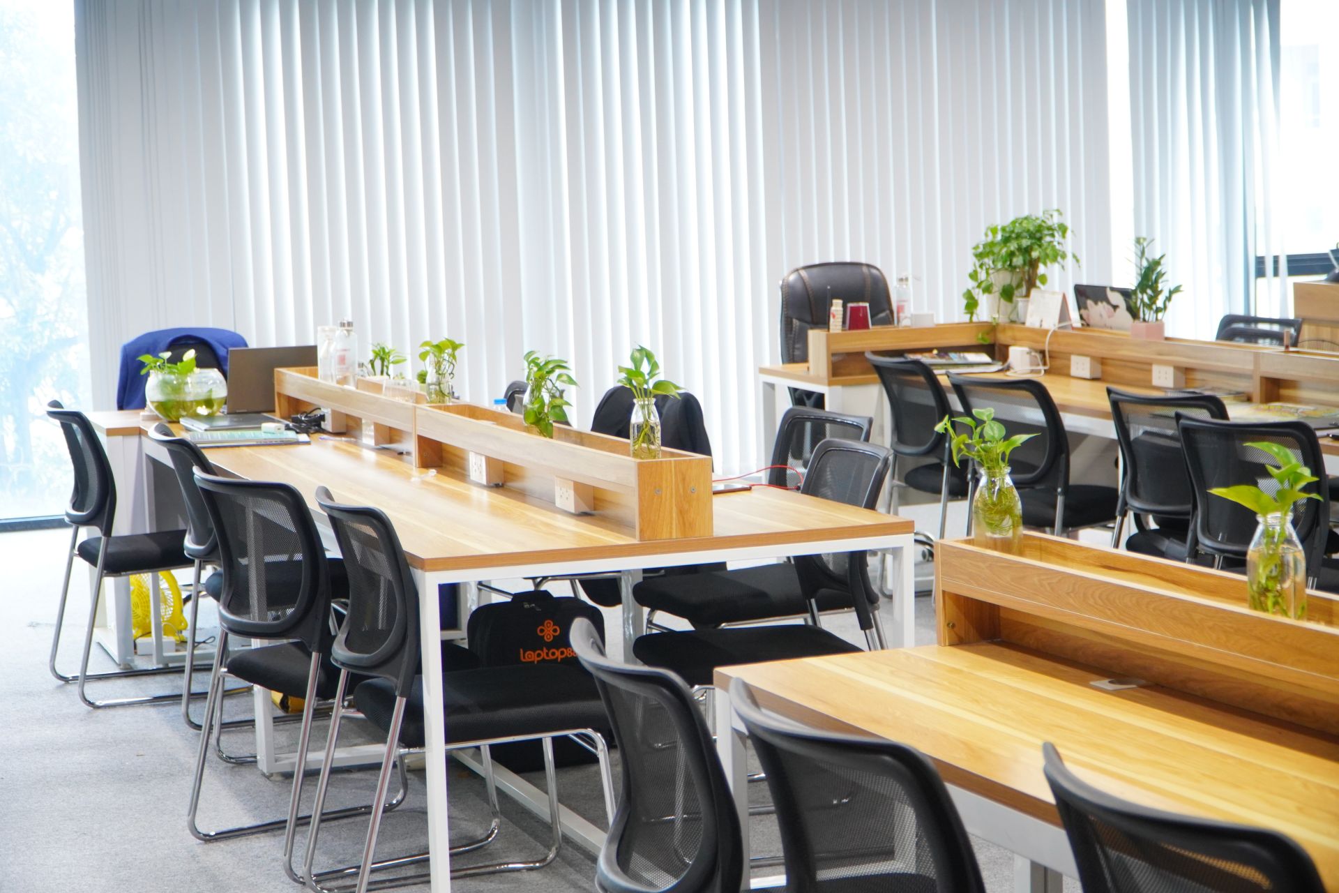 Thiết Kế Sáng Tạo, Môi Trường Làm Việc Sống Động - Cho Thuê Coworking Space